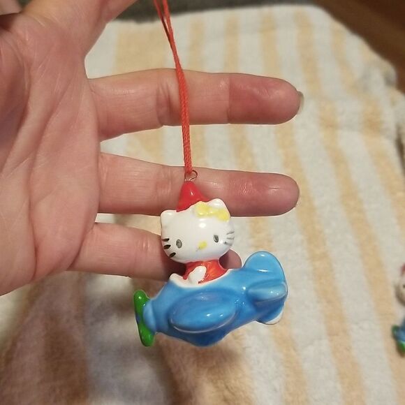 Hello Kitty Ceramic Christmas Ornament Collectable - Picture 3 of 9